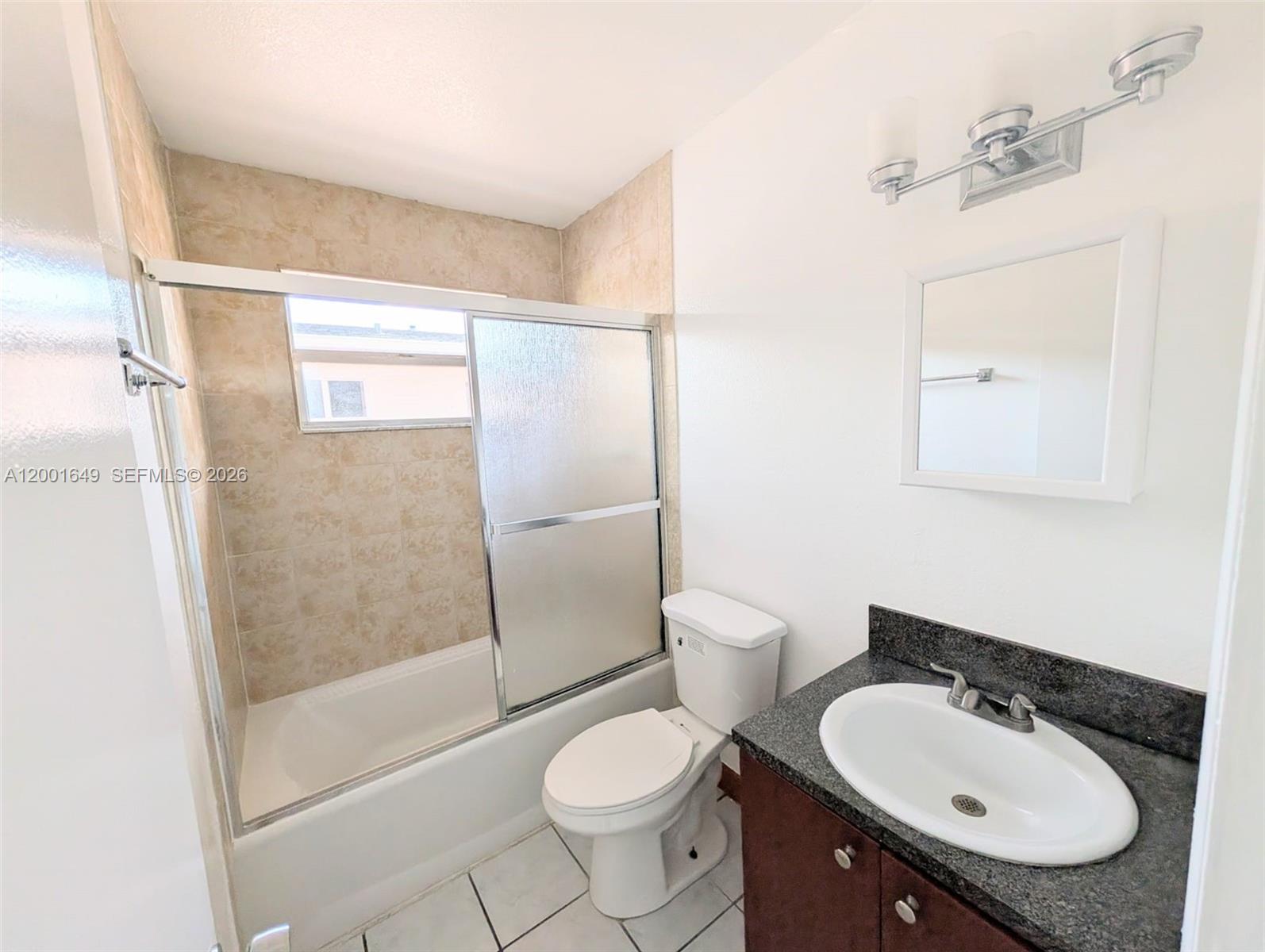 1551 Ne 8th St #8 Property Photo 6