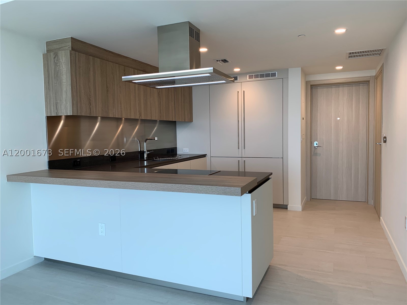 1000 Brickell Plz 3904 Property Photo 3