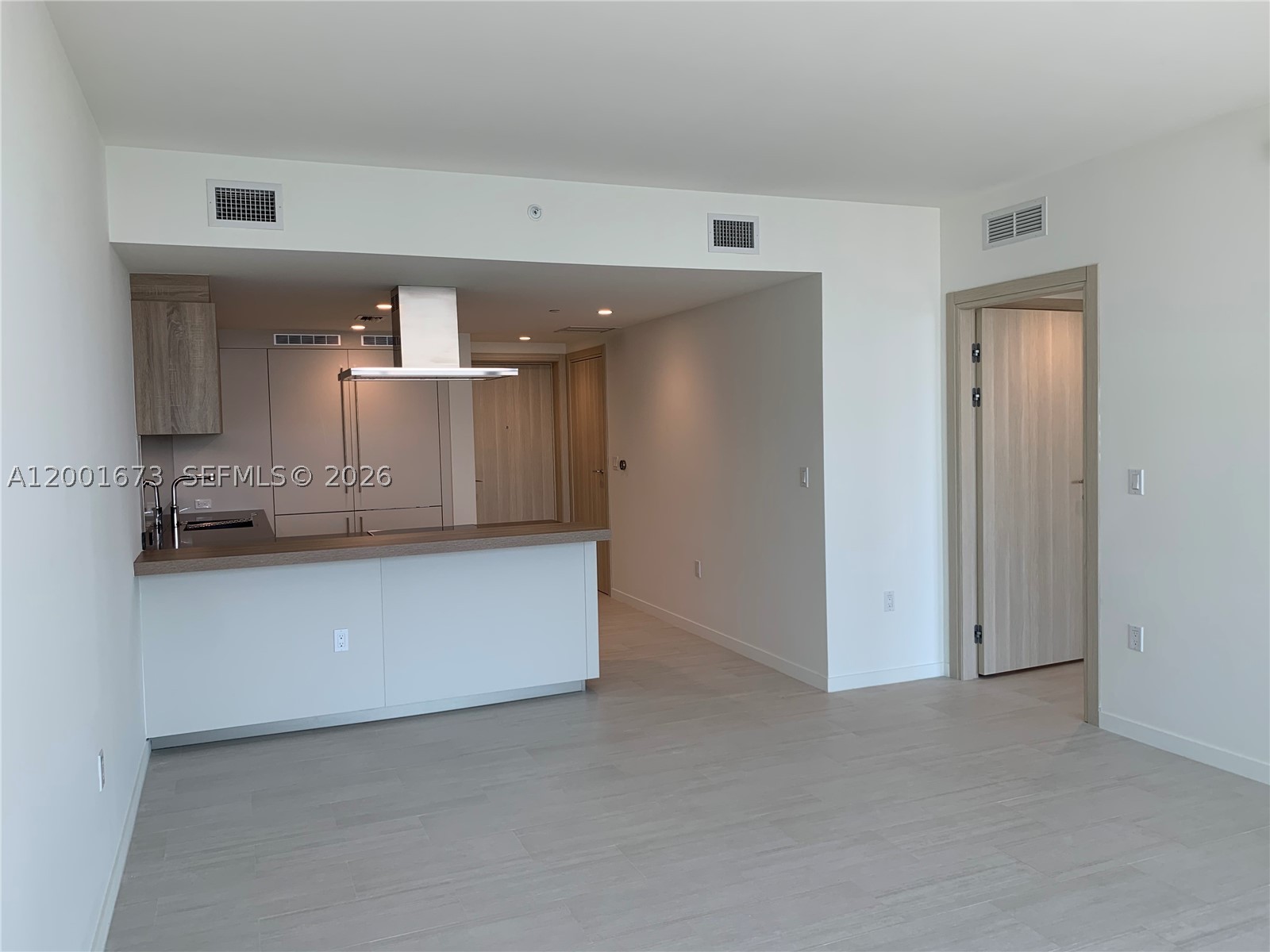 1000 Brickell Plz 3904 Property Photo 7