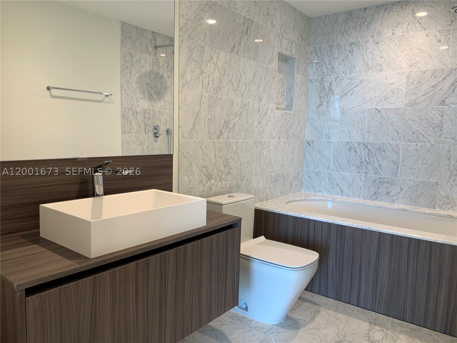 1000 Brickell Plz 3904 Property Photo 11