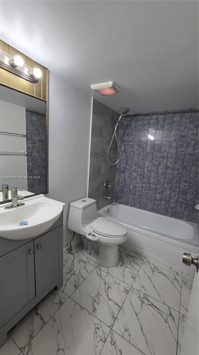 2605 W 67th Pl 23-10 Property Photo 10