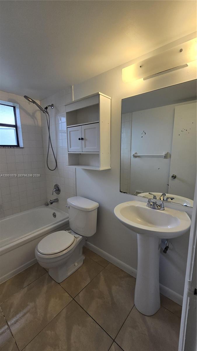 2605 W 67th Pl 23-10 Property Photo 11