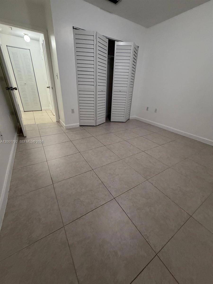 1300 Ne 109th St 404 Property Photo 5