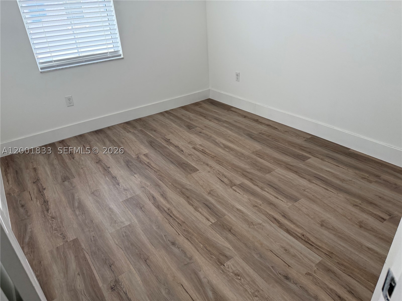 A12001833 Property Photo 26