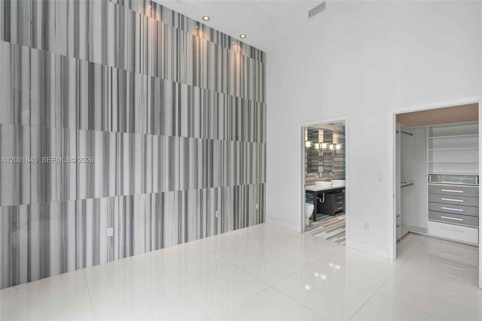 475 Brickell Ave 2812 Property Photo 14