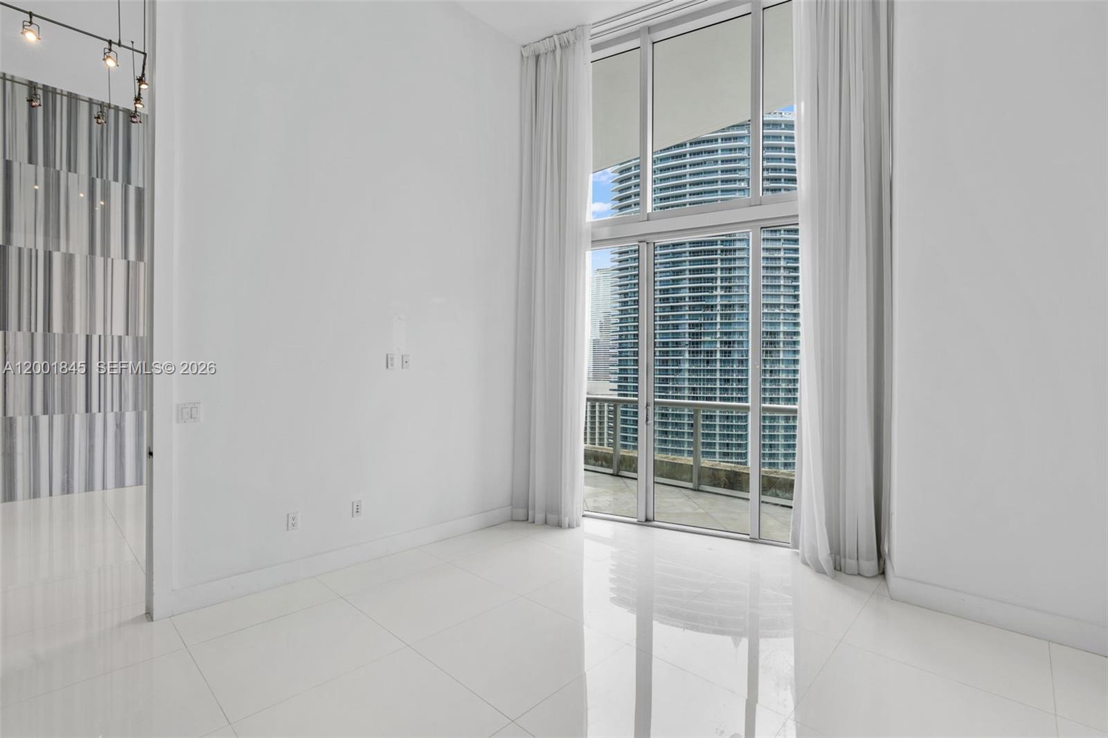 475 Brickell Ave 2812 Property Photo 16
