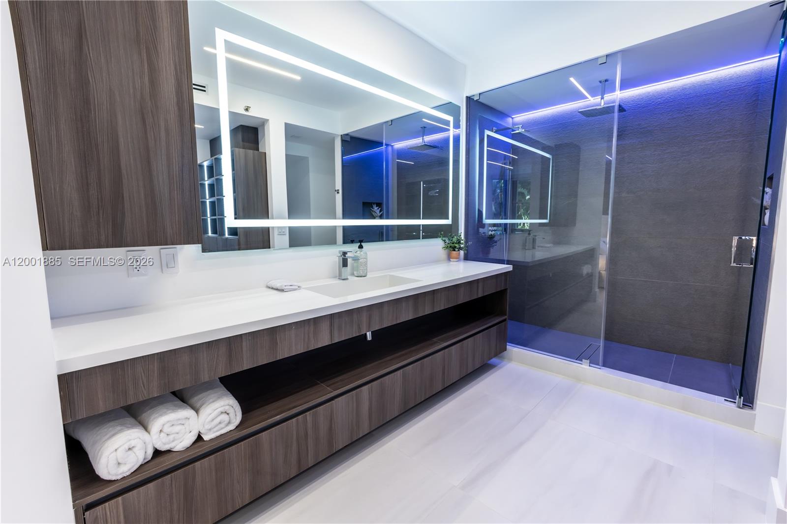 3600 Mystic Pointe Dr 114 Property Photo 12