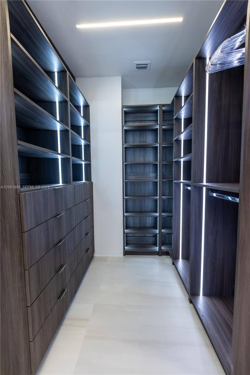 3600 Mystic Pointe Dr 114 Property Photo 14