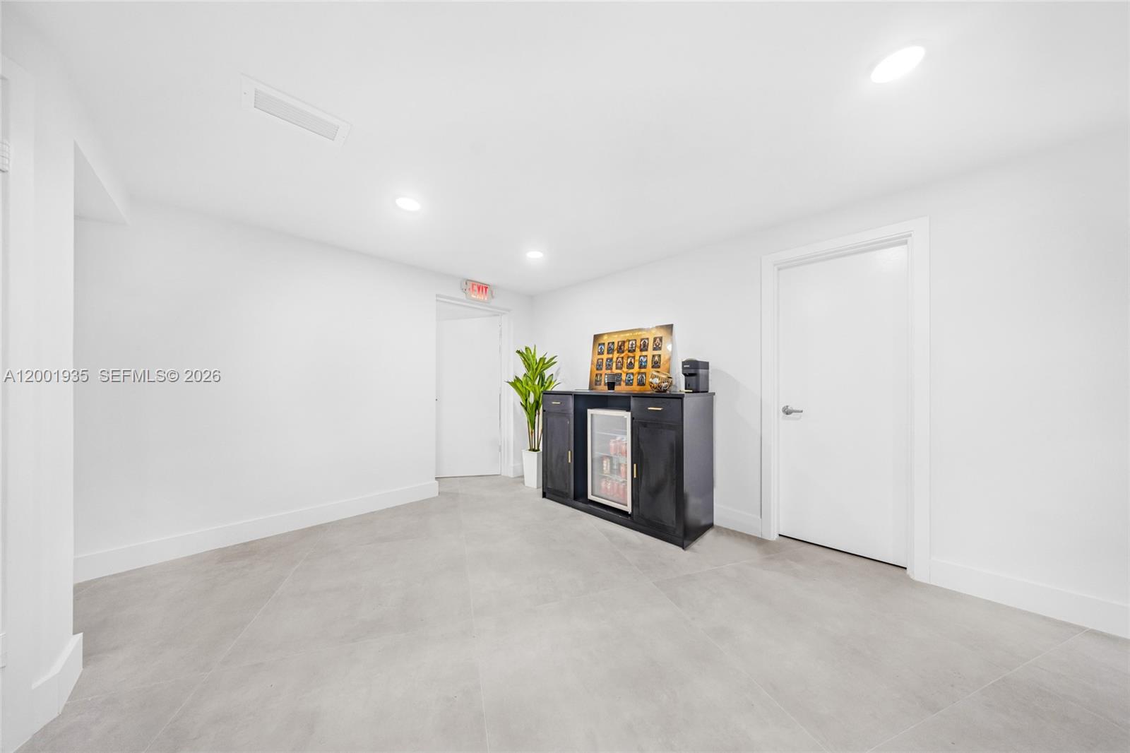 5401 Collins Ave Cu-9 Property Photo 14