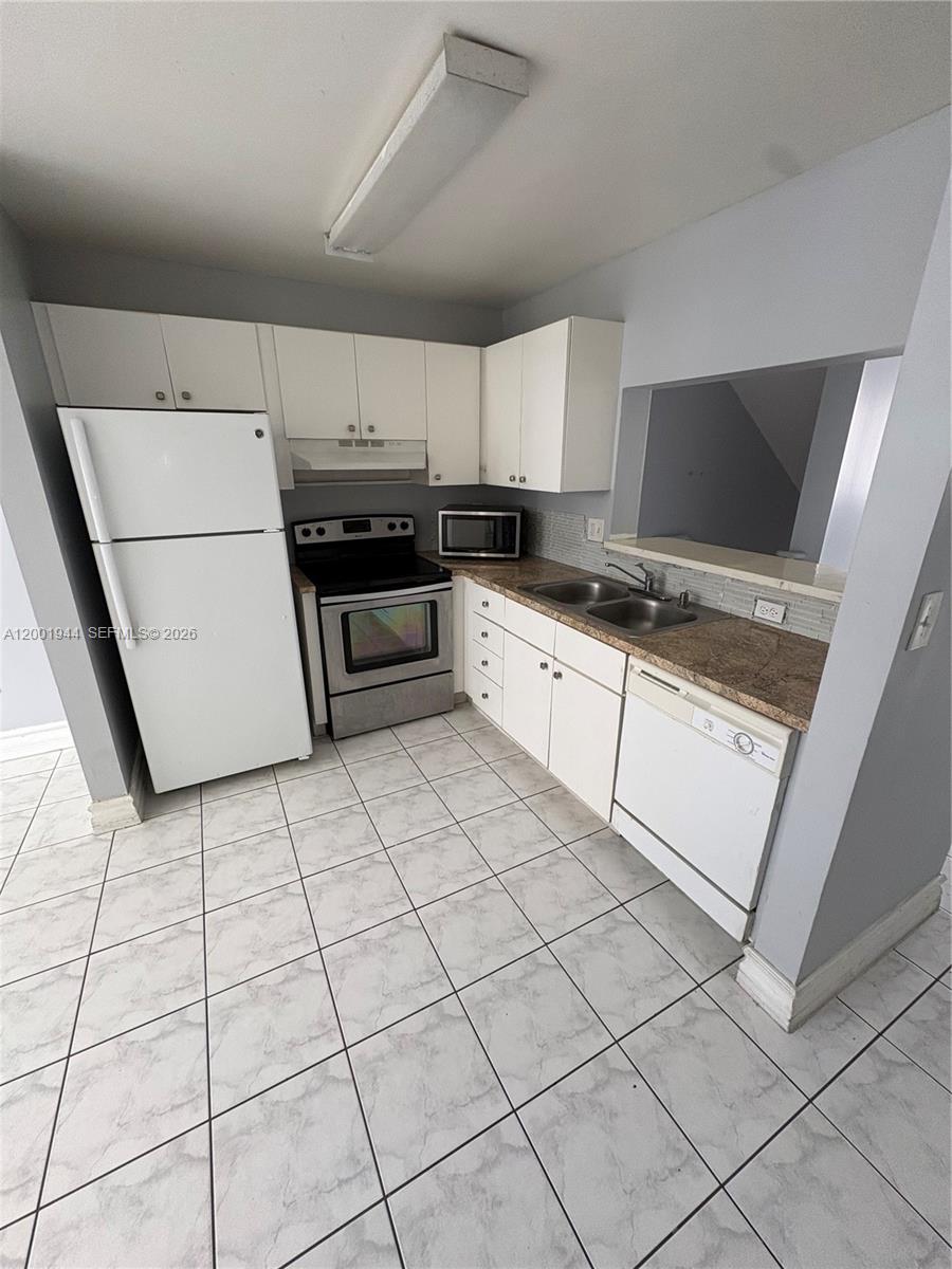 12035 Sw 14th St 105 Property Photo 12