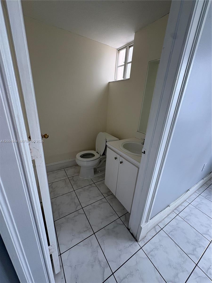 12035 Sw 14th St 105 Property Photo 14