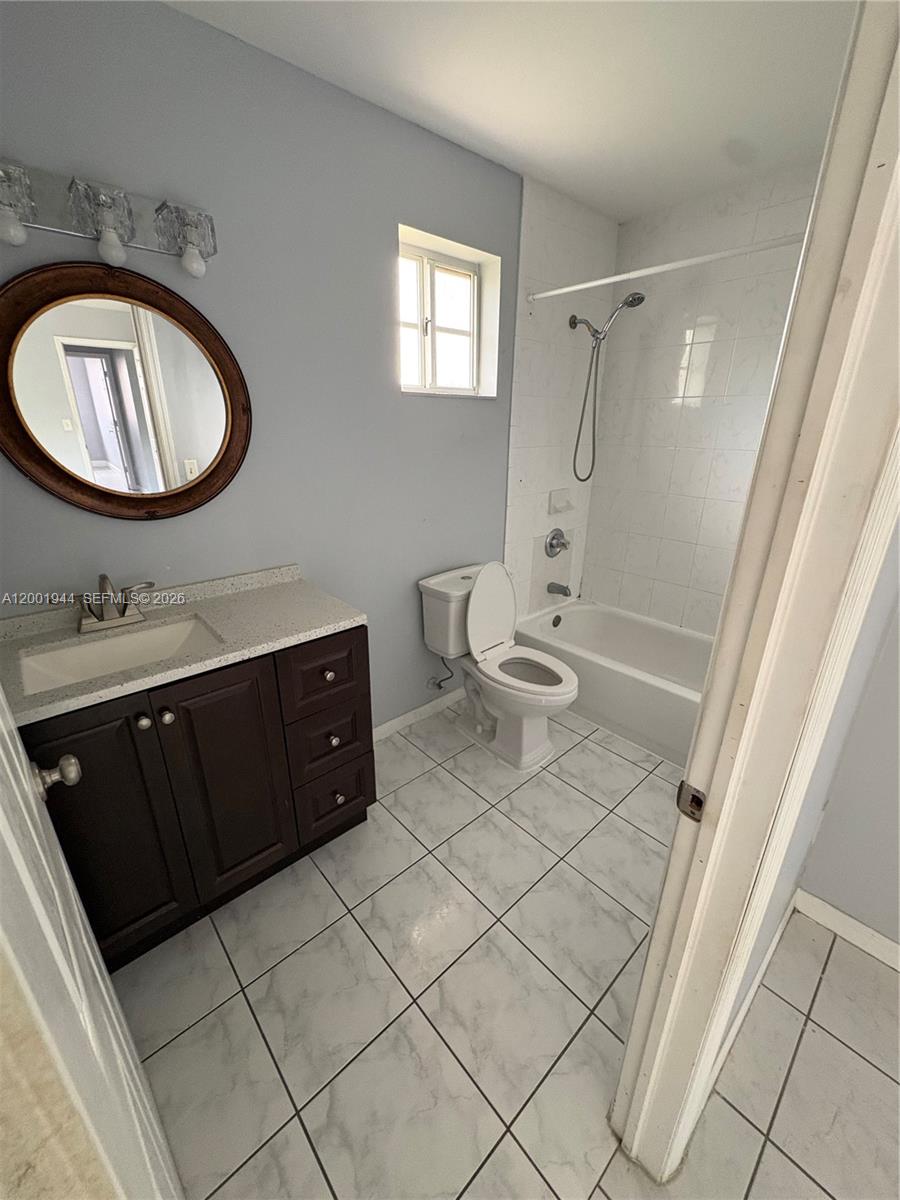 12035 Sw 14th St 105 Property Photo 21