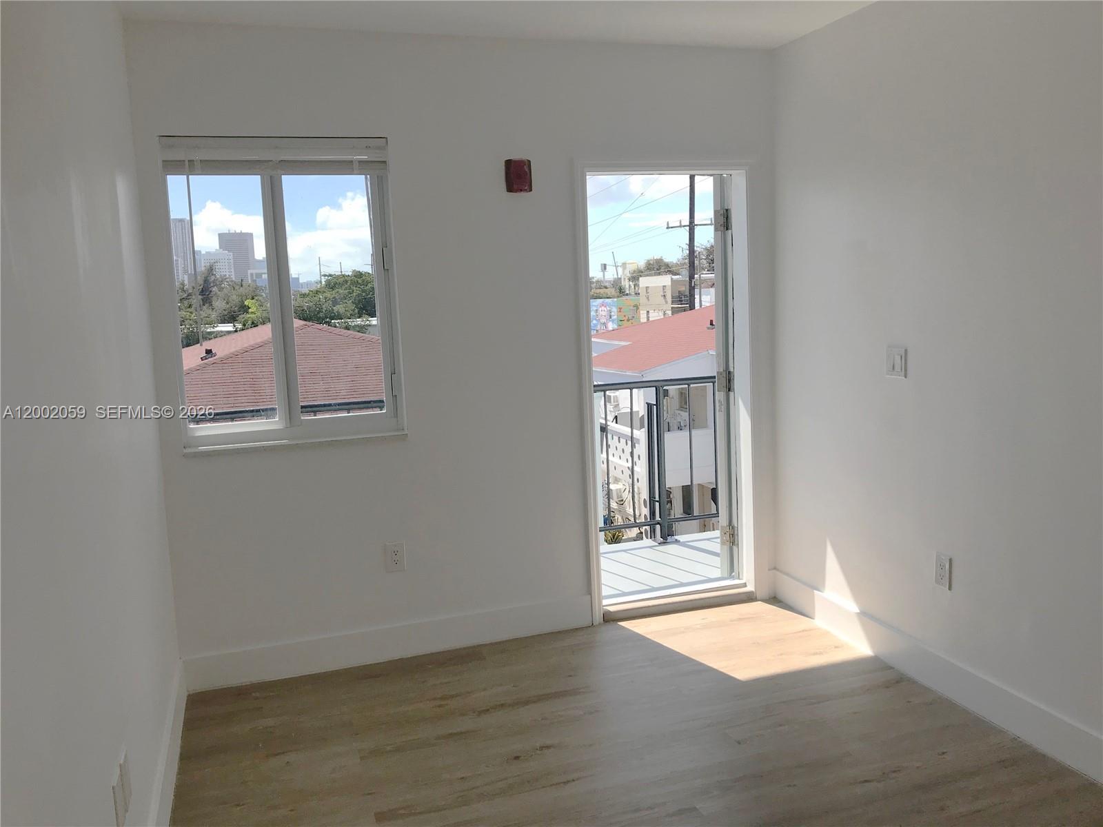 1815 Nw 1st Ct 8 Property Photo 3