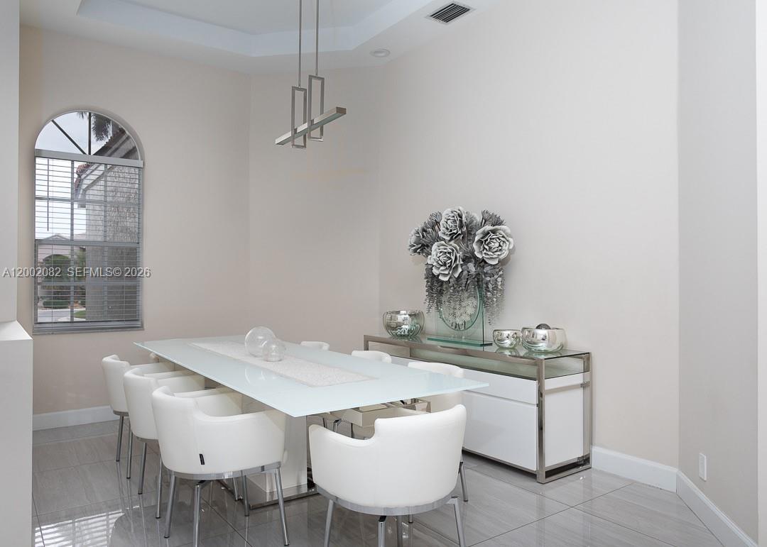 2557 Jardin Ter Property Photo 18