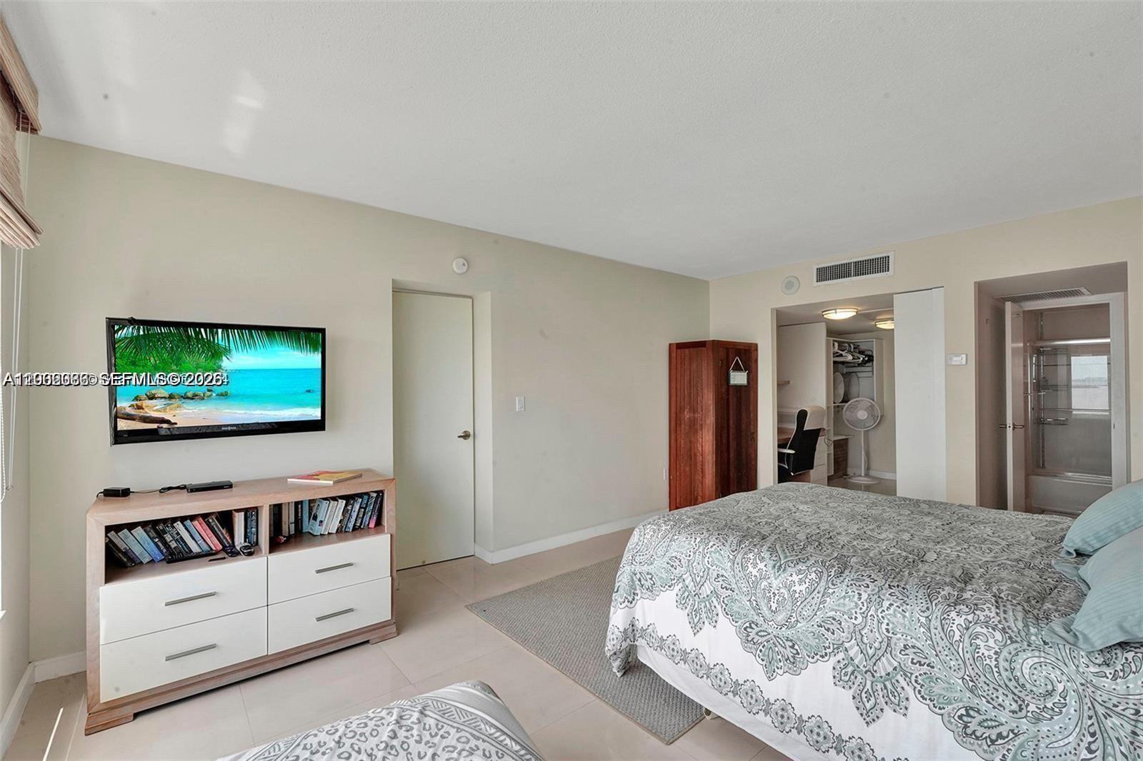 11111 Biscayne Blvd 18e Property Photo 3
