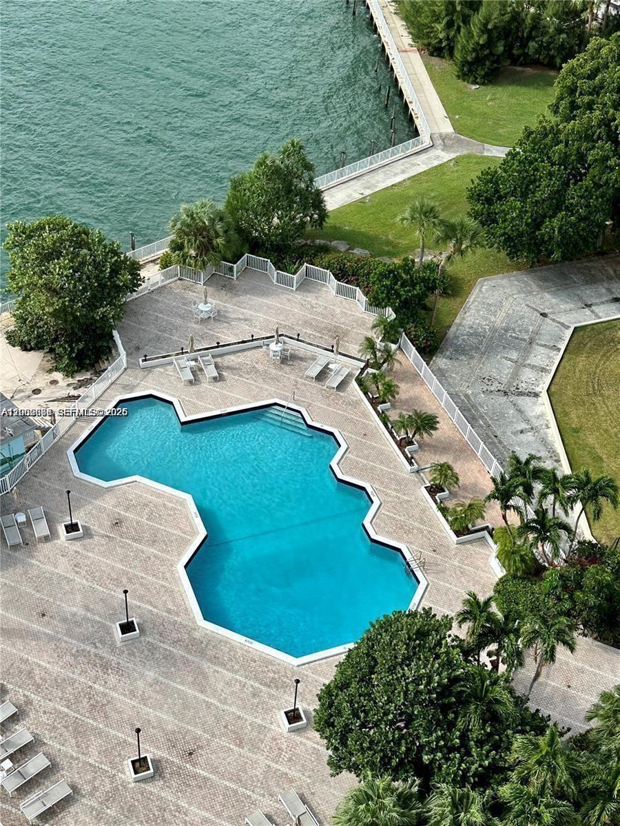 11111 Biscayne Blvd 18e Property Photo 11