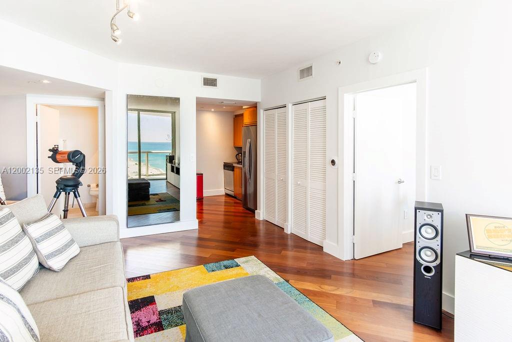 6365 Collins Ave 2306 Property Photo 14