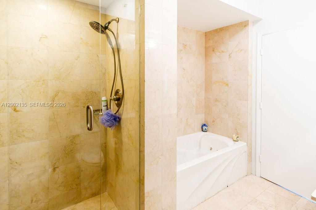6365 Collins Ave 2306 Property Photo 29