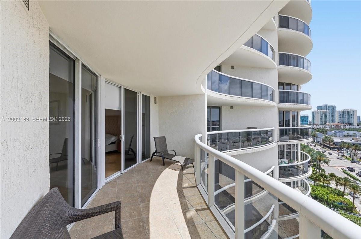 17201 Collins Ave 1107 Property Photo 28