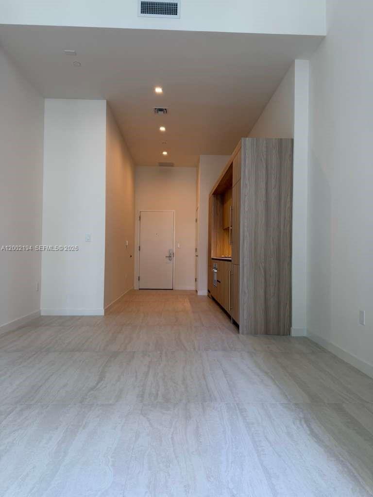 77 Se 5th Street 1011 Property Photo 6
