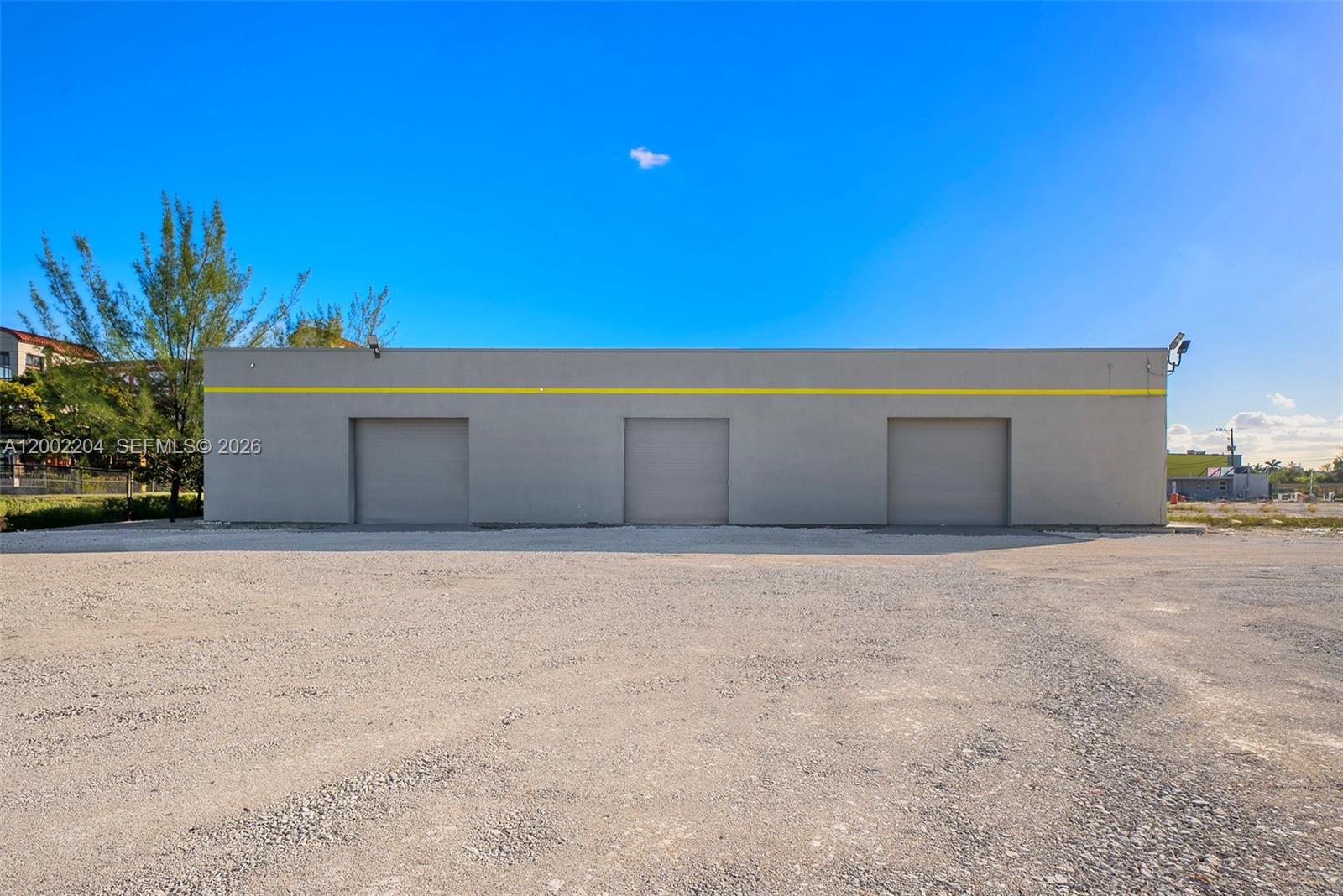 3080 Sheridan St Warehouse + Office Property Photo 4