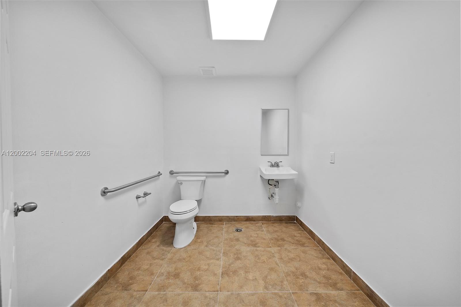 3080 Sheridan St Warehouse + Office Property Photo 14