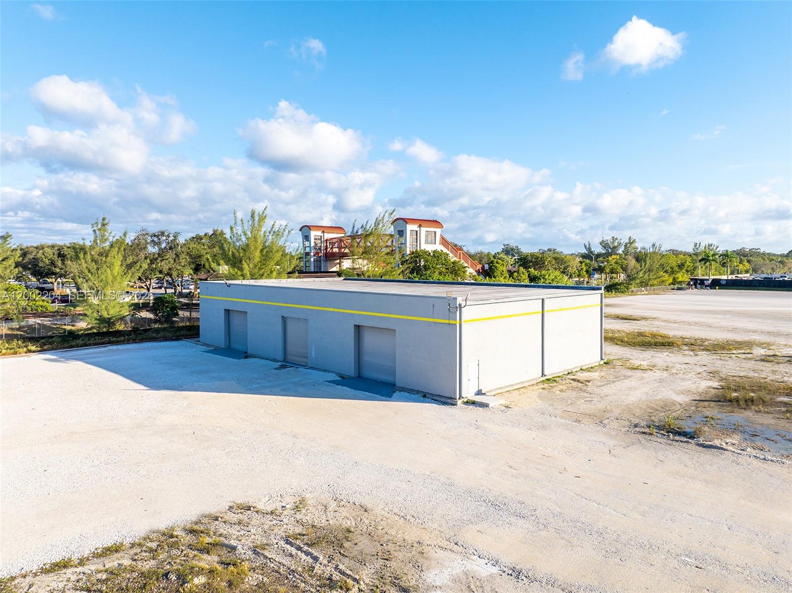 3080 Sheridan St Warehouse + Office Property Photo 16