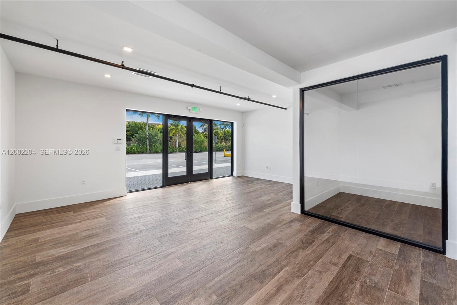3080 Sheridan St Warehouse + Office Property Photo 23