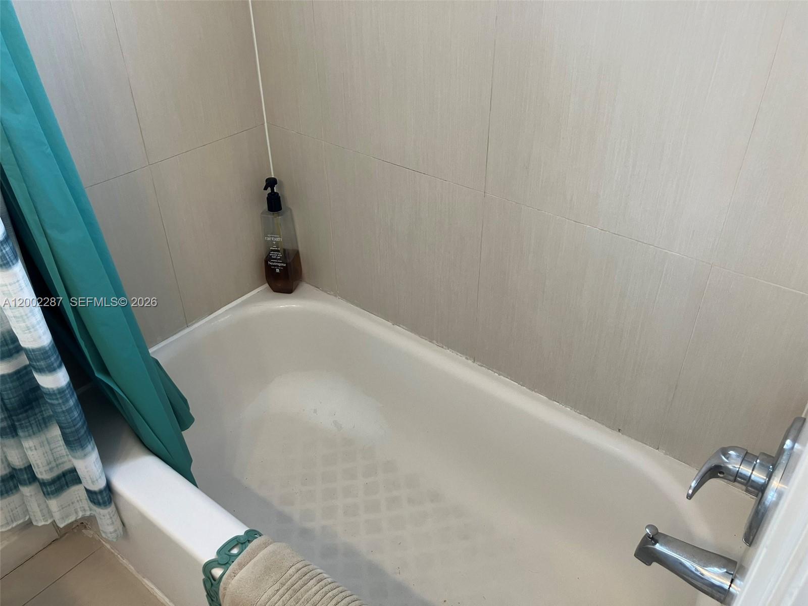 335 Ocean Dr 306 Property Photo 15