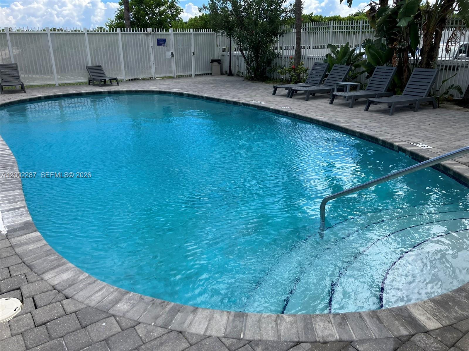 335 Ocean Dr 306 Property Photo 18