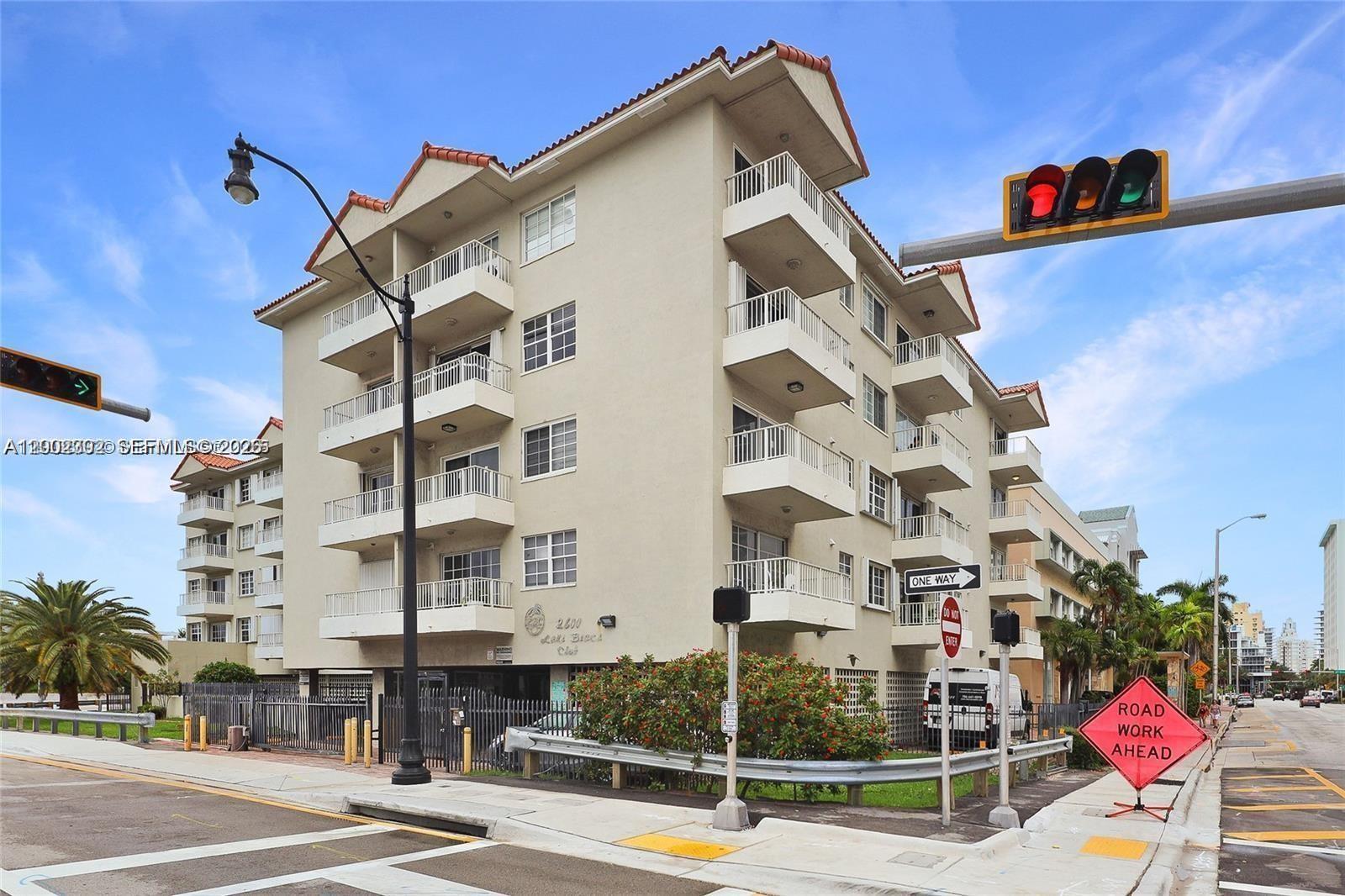 2600 Collins Ave 405 Property Photo 13