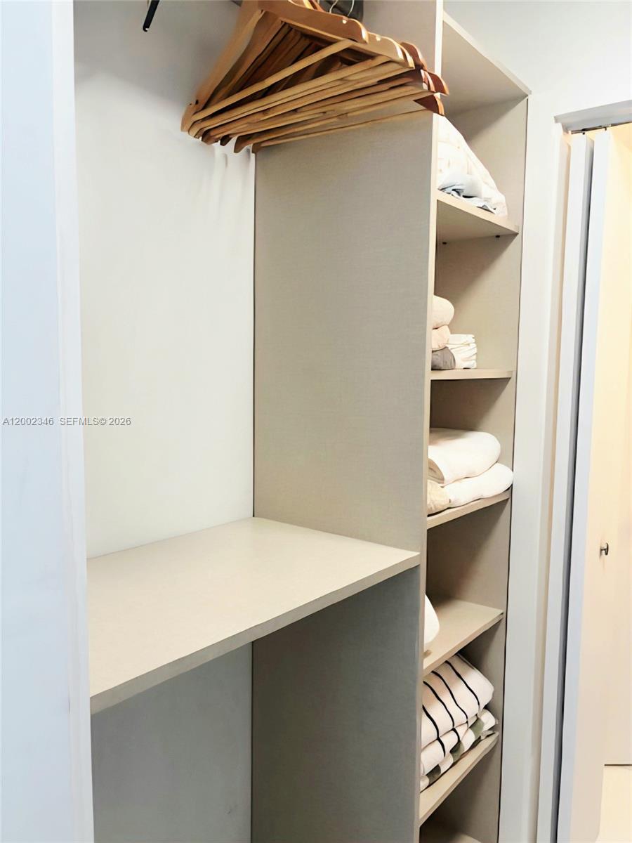 100 Lincoln Rd 927 Property Photo 16