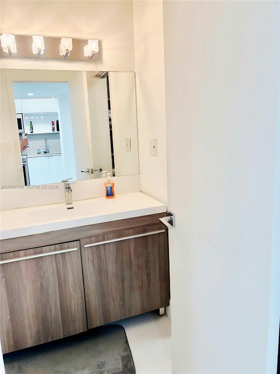 100 Lincoln Rd 927 Property Photo 18