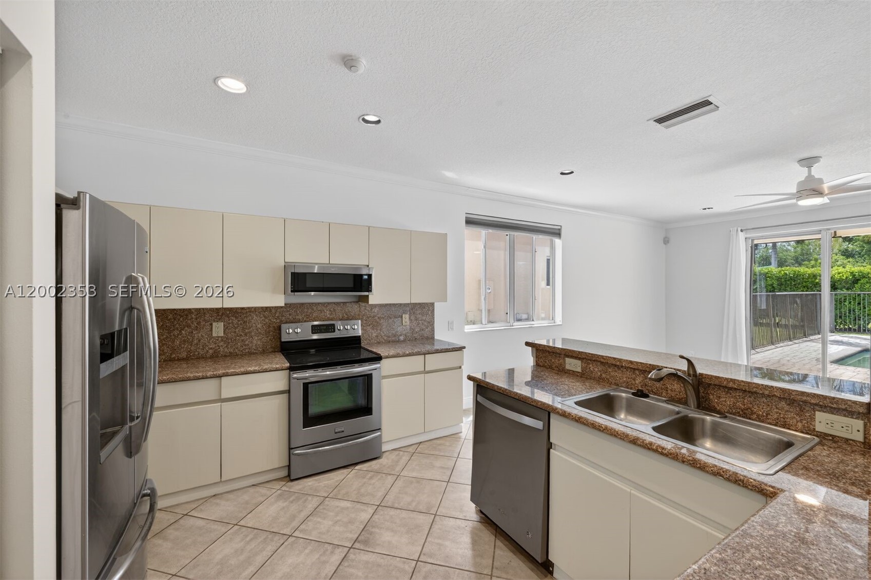 1115 Camellia Cir Property Photo 14