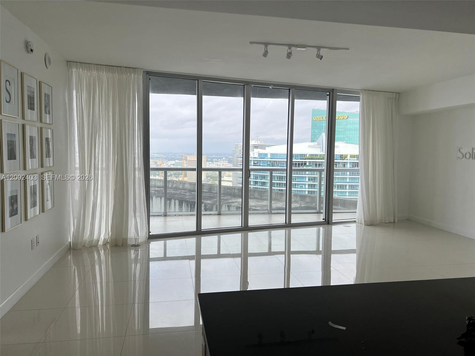 475 Brickell Ave 5508 Property Photo 1