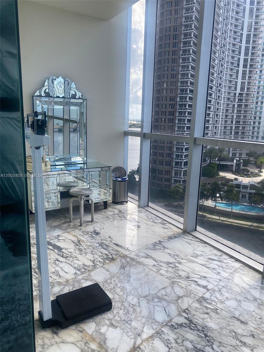 475 Brickell Ave 5508 Property Photo 14