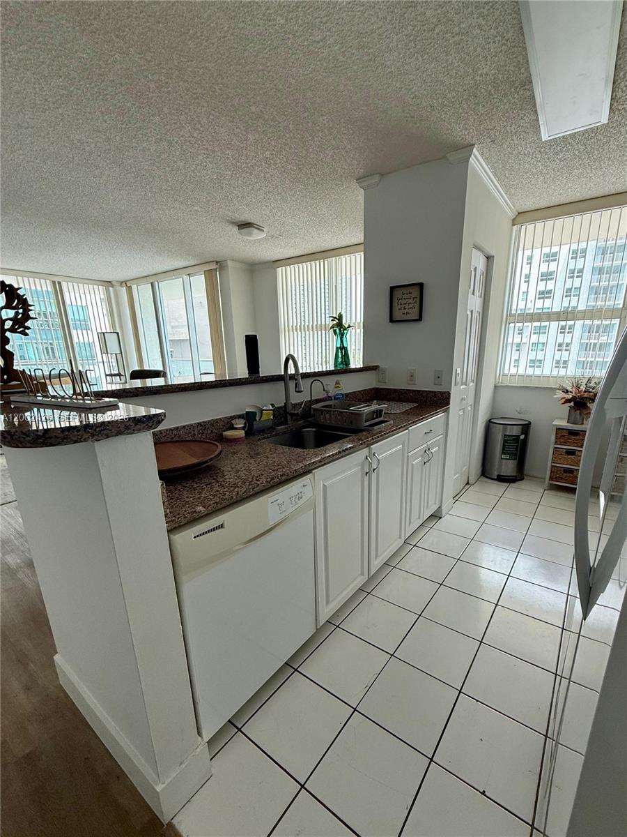 1155 Brickell Bay Dr 1702 Property Photo 4