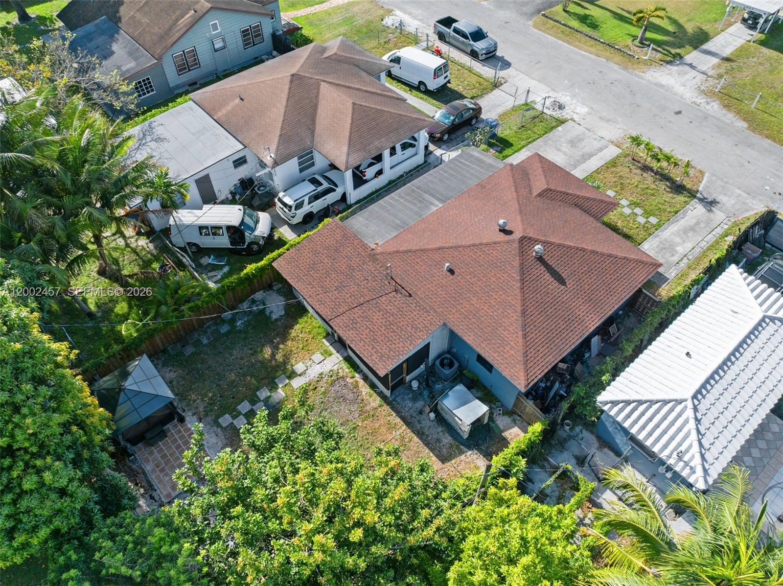 2410 Jackson St Property Photo 4