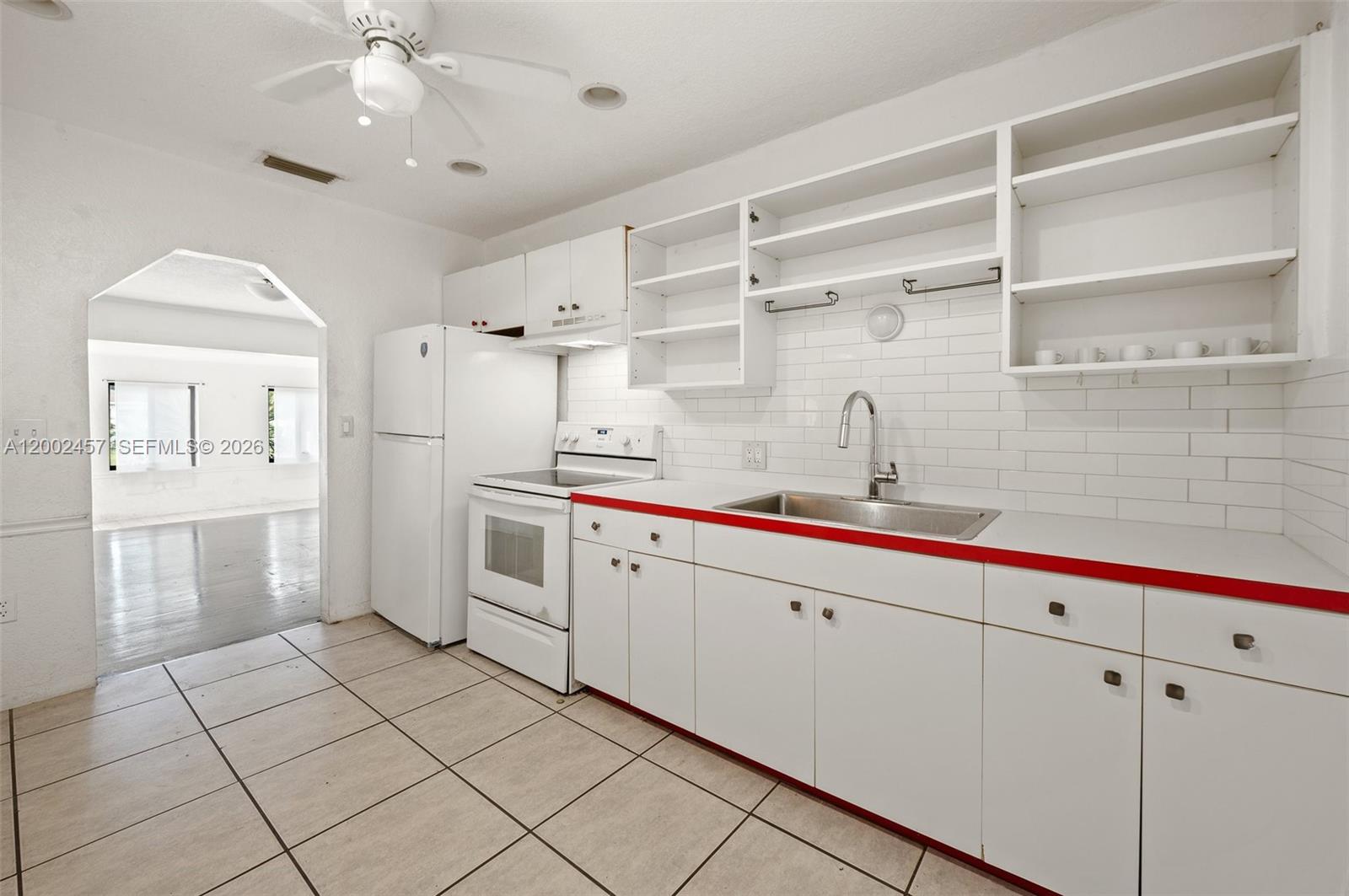 2410 Jackson St Property Photo 16