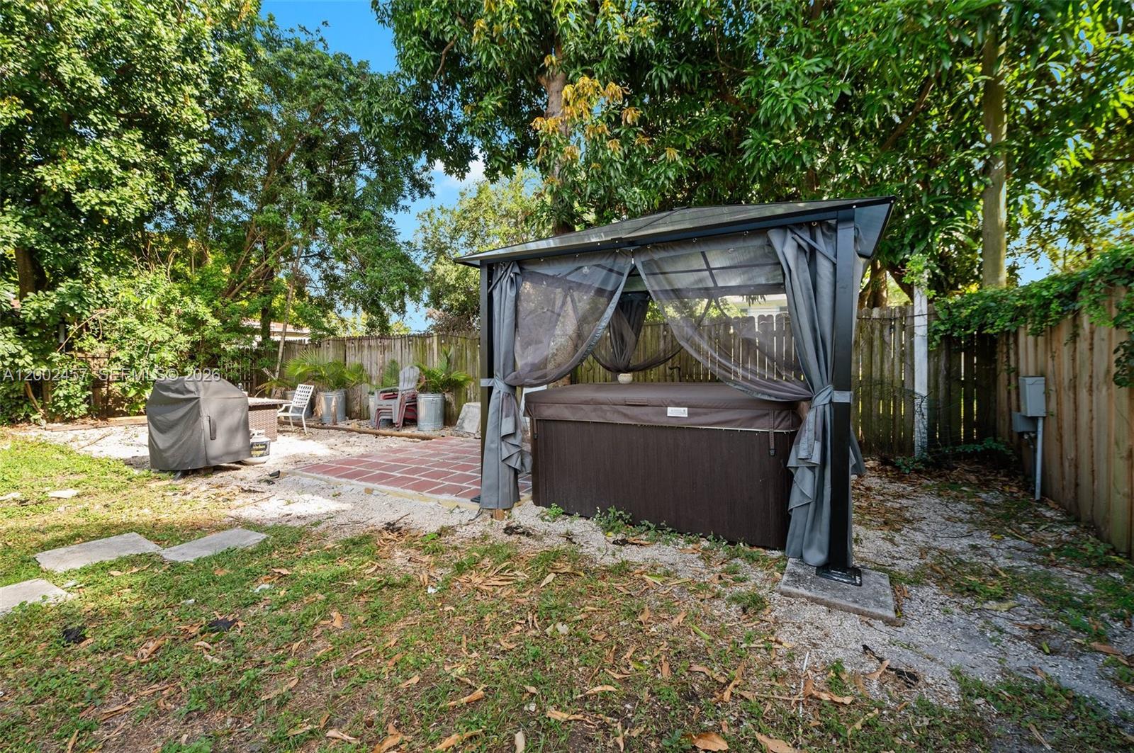 2410 Jackson St Property Photo 33