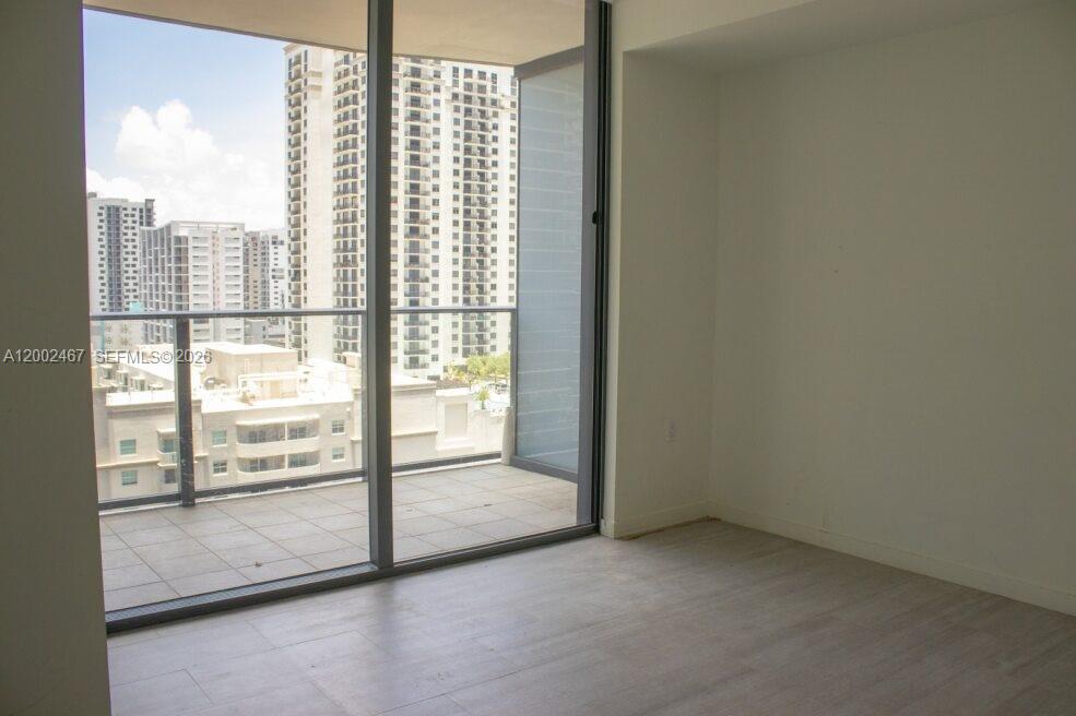 1000 Brickell Plz 1906 Property Photo 6