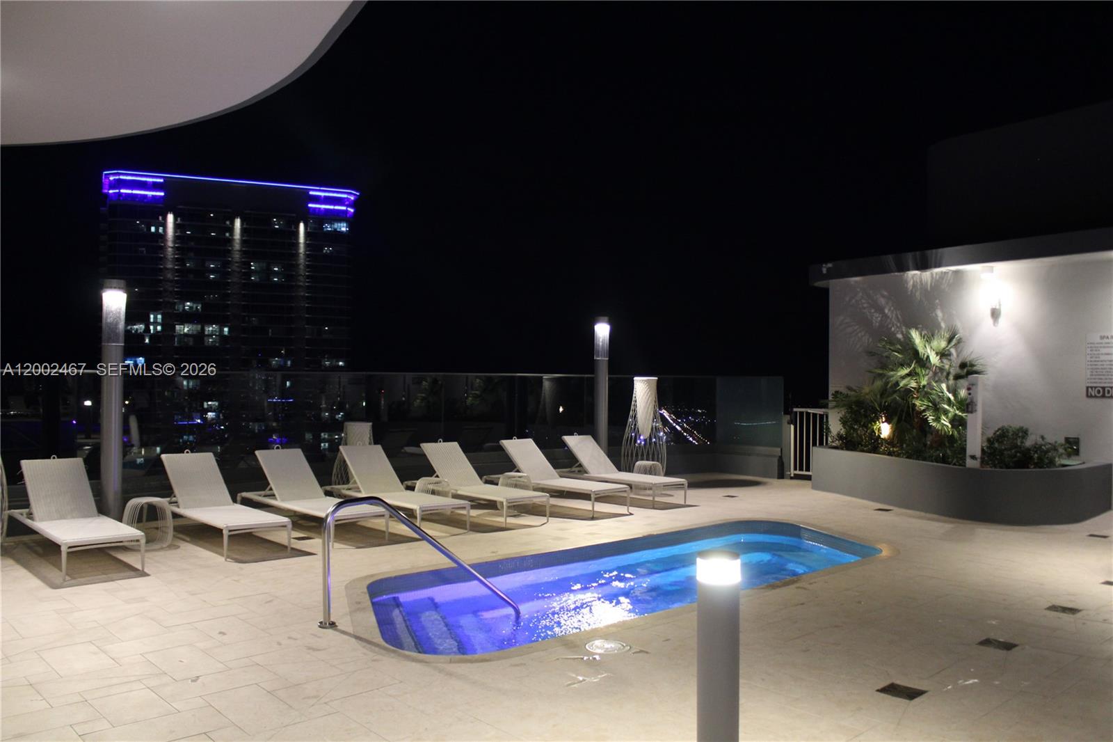 1000 Brickell Plz 1906 Property Photo 15