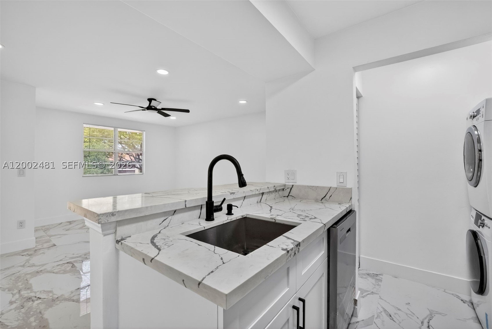 1227 Sw 46th Ave 314 Property Photo 2
