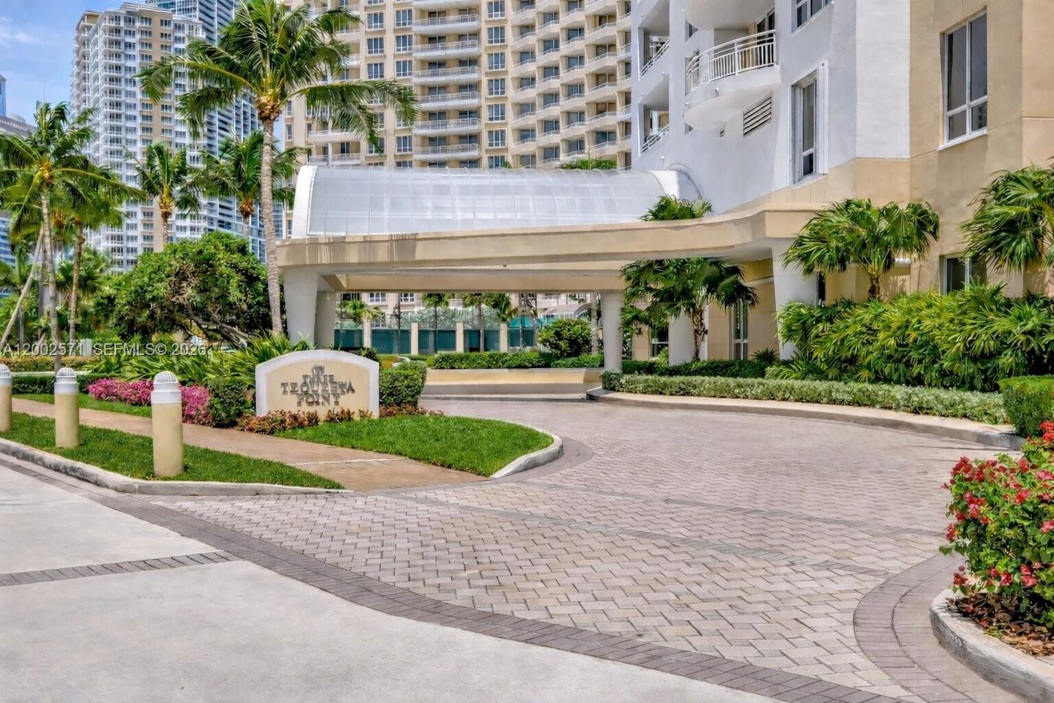 848 Brickell Key Dr 905 Property Photo 26
