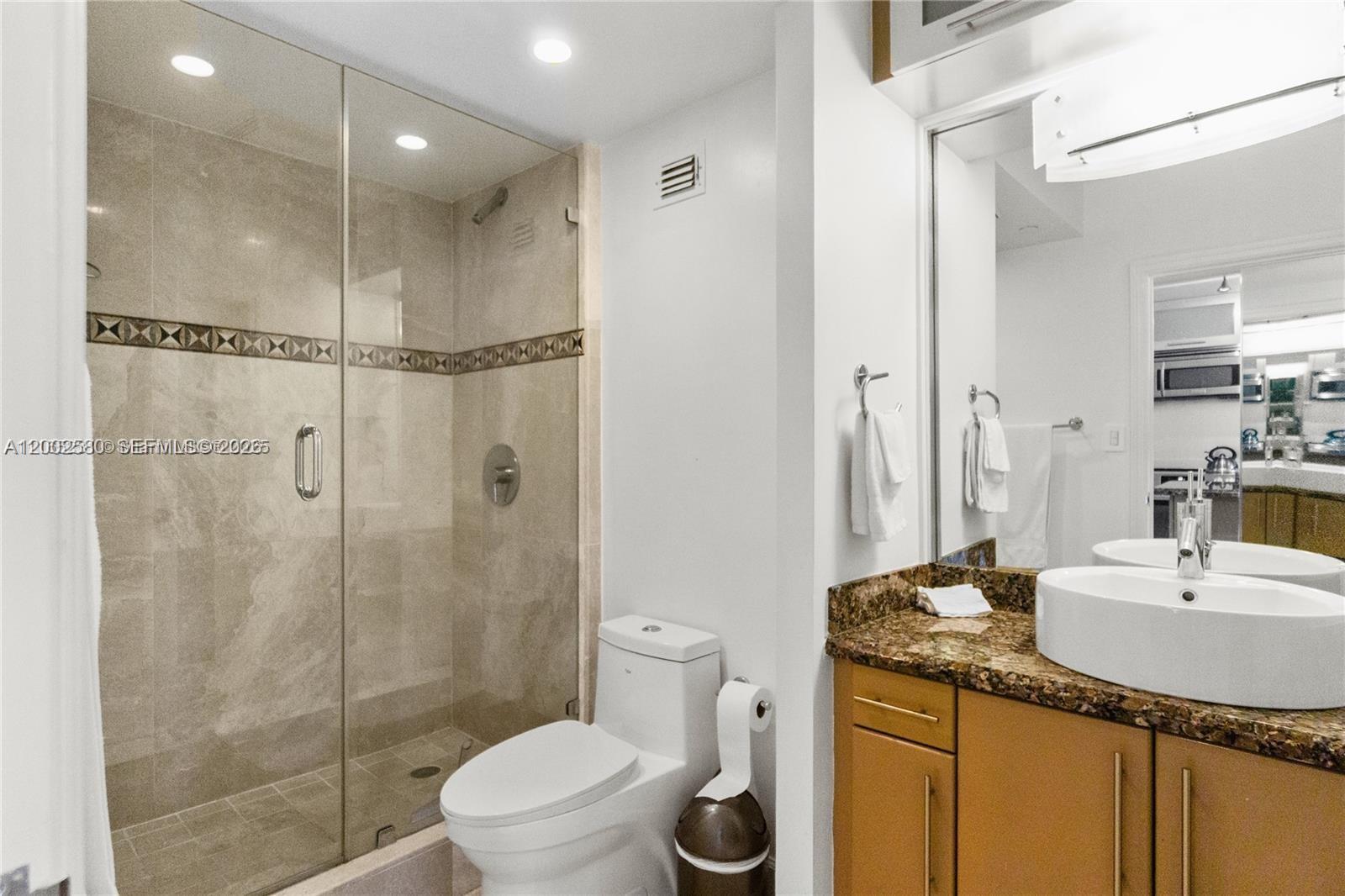 100 Lincoln Rd 1046 Property Photo 14