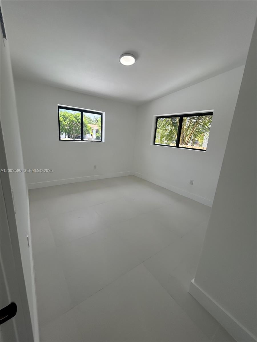 1242 Ne 145th St Property Photo 8