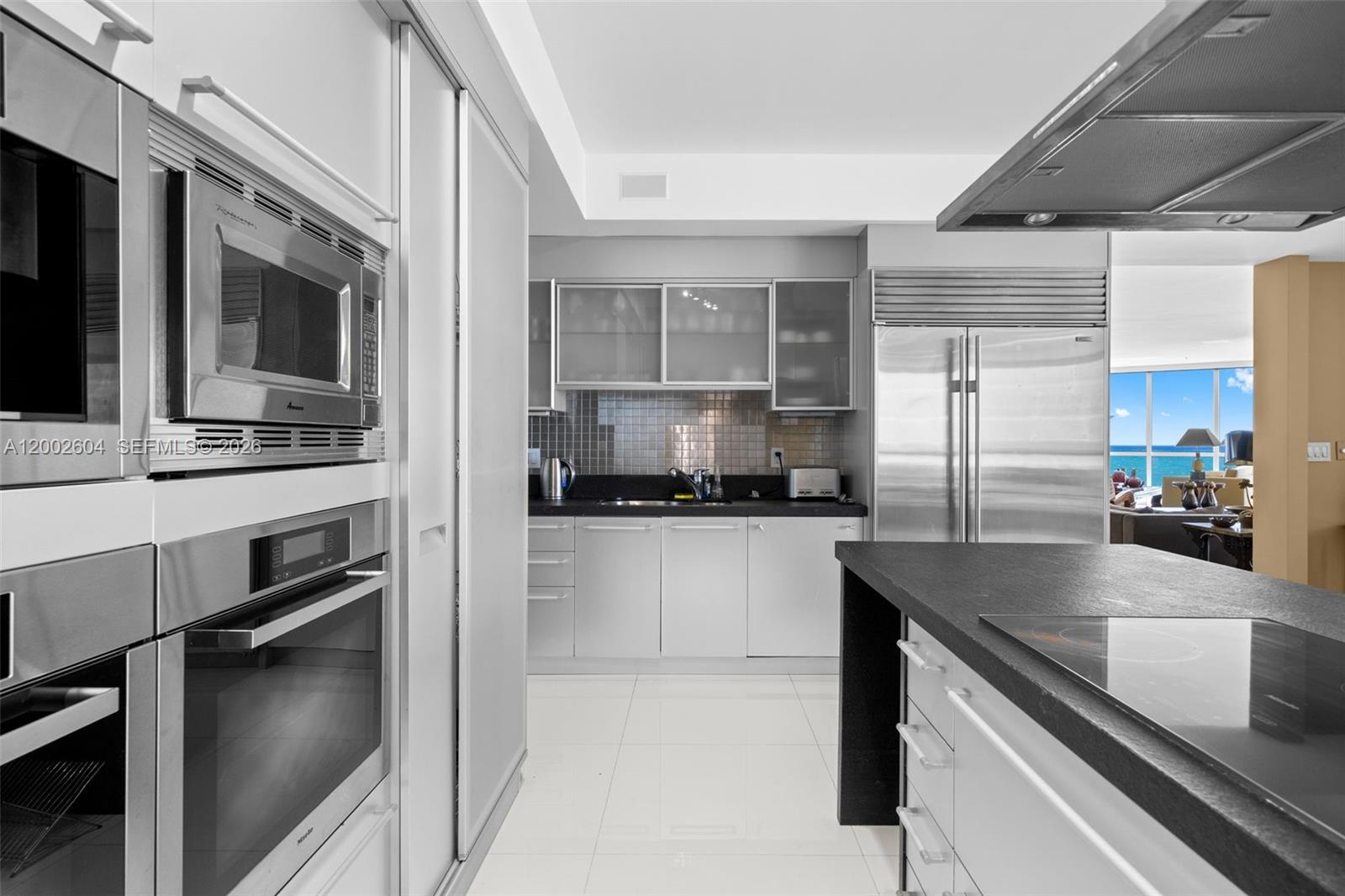 18201 Collins Ave 709 Property Photo 12