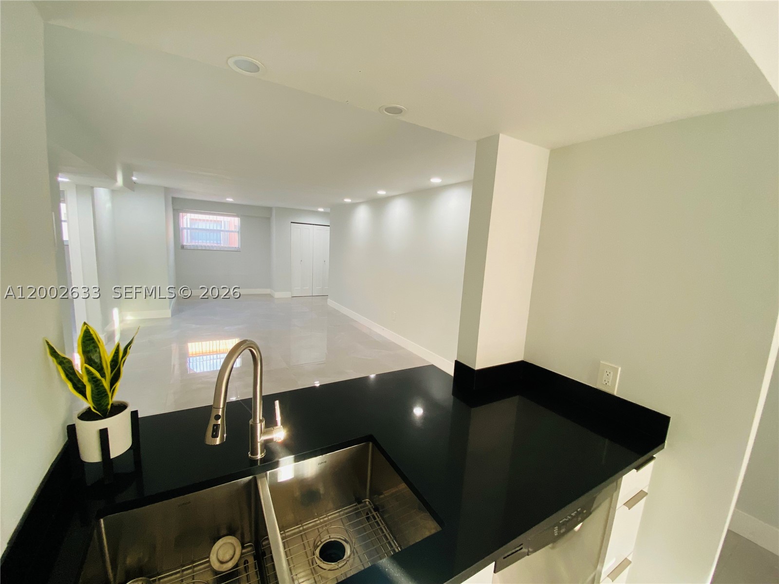 199 Sw 12th Ave 501-c Property Photo 10