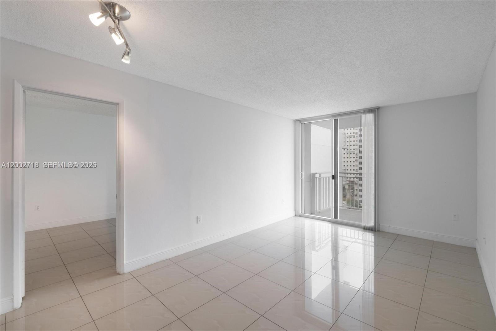 800 N Miami Ave E-1110 Property Photo 2