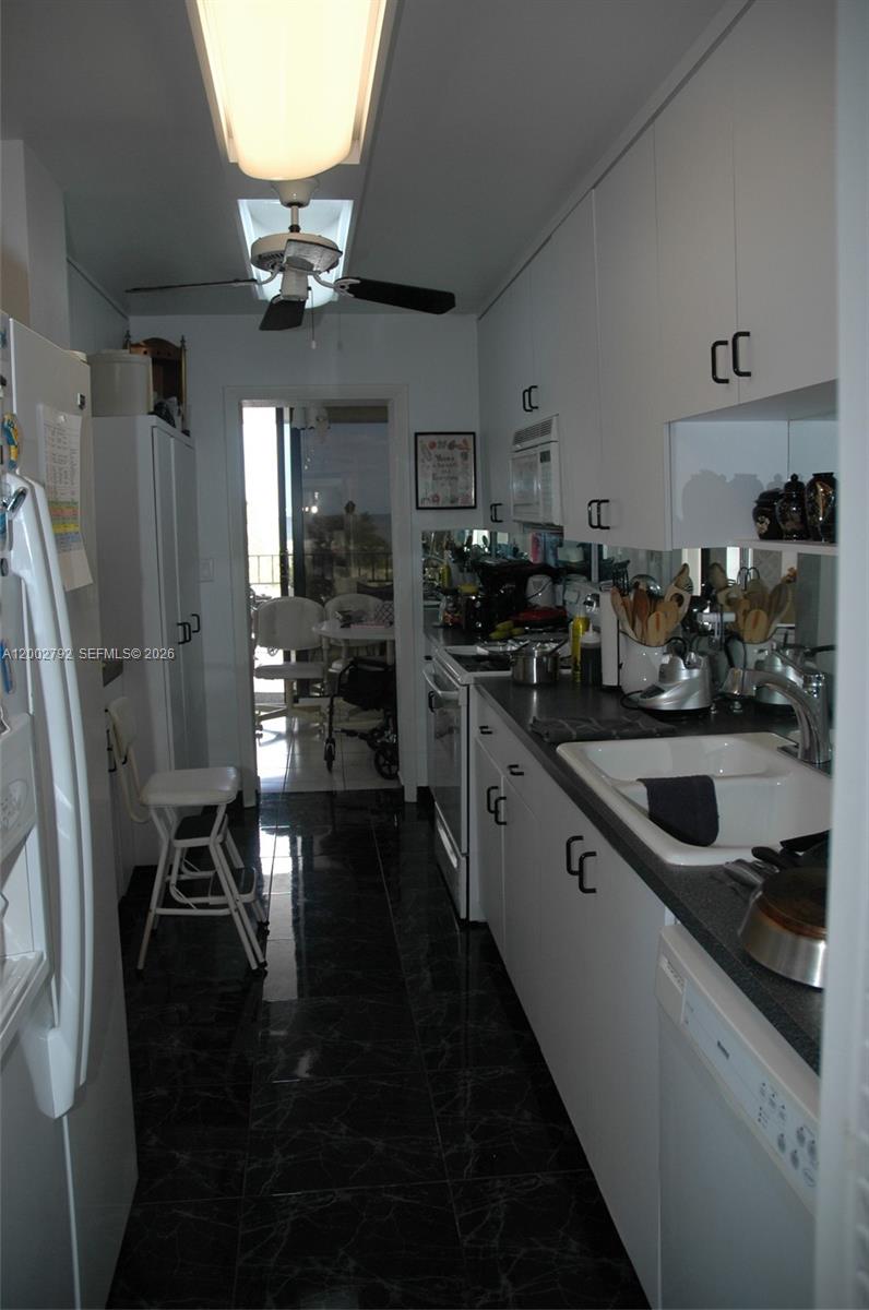 1401 S Ocean Blvd 408 Property Photo 17